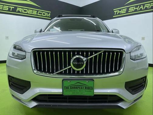 2020 Volvo XC90 T6 Momentum
