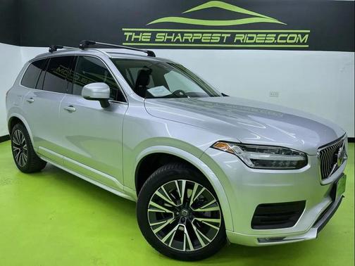 2020 Volvo XC90 T6 Momentum