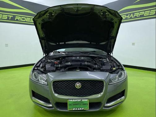 2017 Jaguar XF 35t Prestige