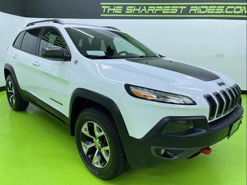 White 2014 Jeep Cherokee Trailhawk