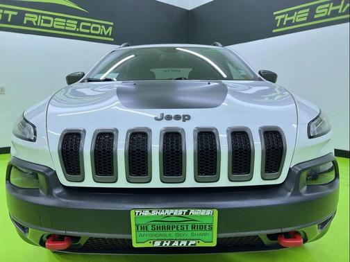White 2014 Jeep Cherokee Trailhawk