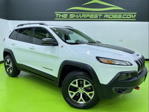 White 2014 Jeep Cherokee Trailhawk