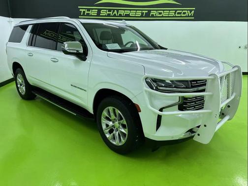 White 2022 Chevrolet Suburban Premier
