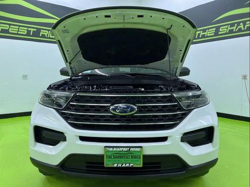 White 2021 Ford Explorer XLT