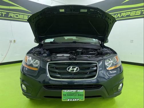 2011 Hyundai SANTA FE SE