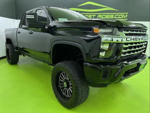 Black 2022 Chevrolet Silverado 2500 Custom