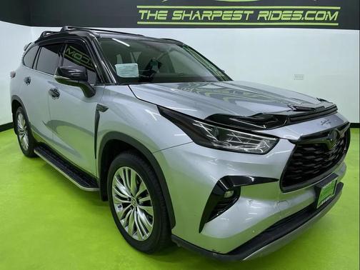 2022 Toyota Highlander Hybrid Platinum