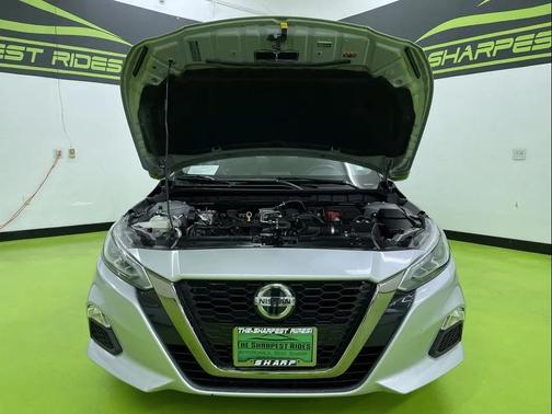 2021 Nissan Altima SR FWD