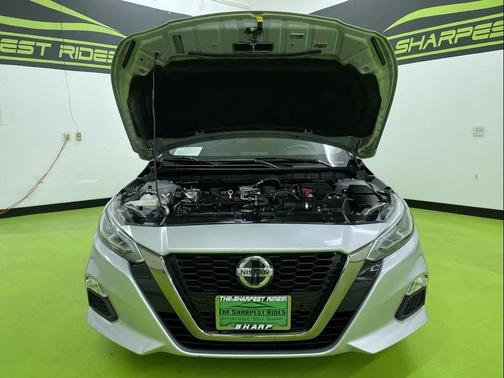 2021 Nissan Altima SR FWD