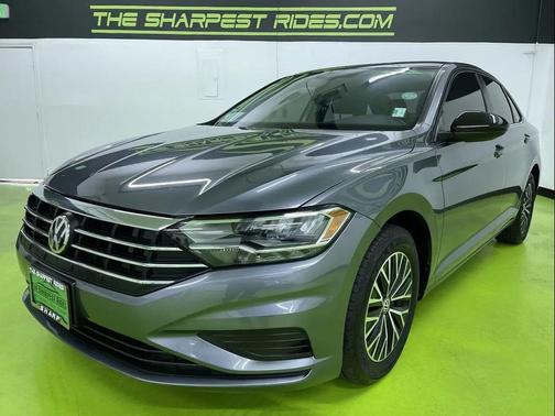 Gray 2019 Volkswagen Jetta 1.4T SE