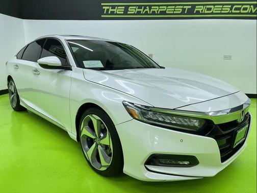 White 2019 Honda Accord Touring 2.0T