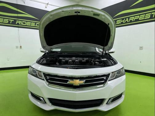 White 2015 Chevrolet Impala 2LT
