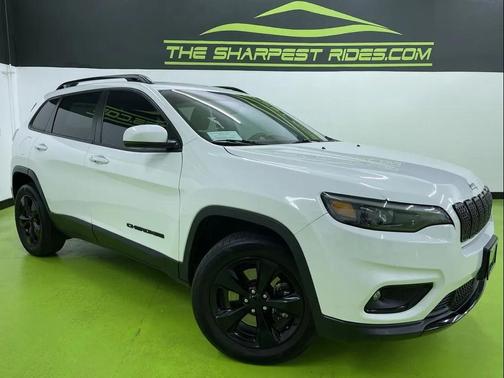 White 2021 Jeep Cherokee Altitude