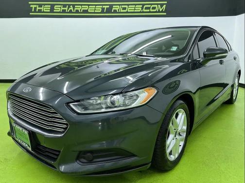 Gray 2015 Ford Fusion SE
