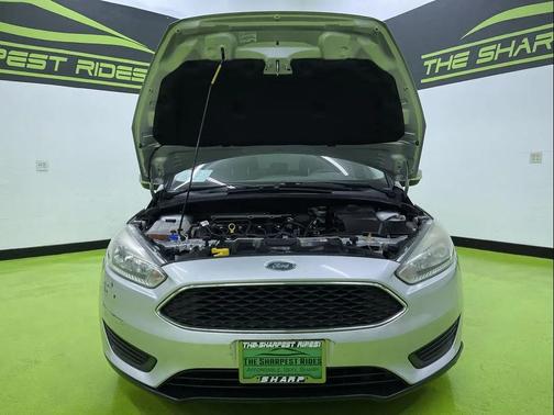 Silver 2015 Ford Focus SE