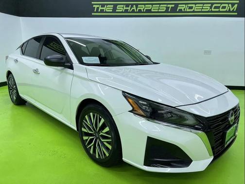 White 2025 Nissan Altima SV FWD