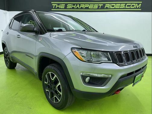 Silver 2019 Jeep Compass Trailhawk
