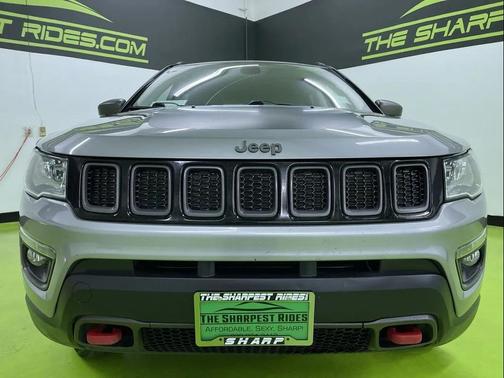 Silver 2019 Jeep Compass Trailhawk