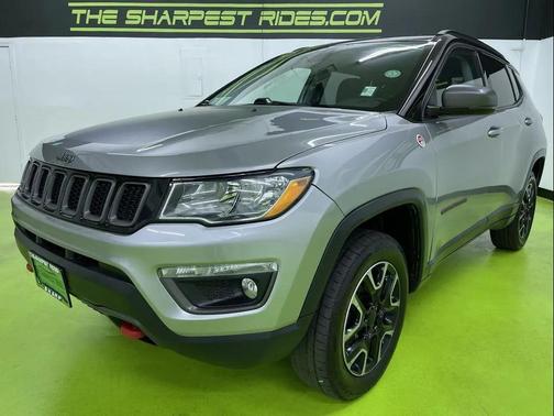 Silver 2019 Jeep Compass Trailhawk