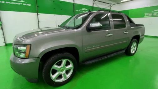 Tan 2007 Chevrolet Avalanche 1500 LTZ