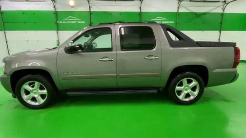 Tan 2007 Chevrolet Avalanche 1500 LTZ