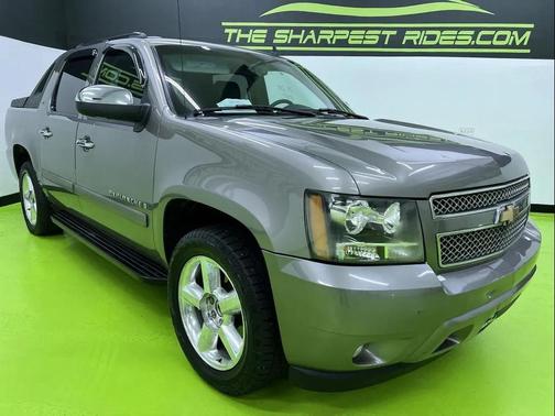 Tan 2007 Chevrolet Avalanche 1500 LTZ