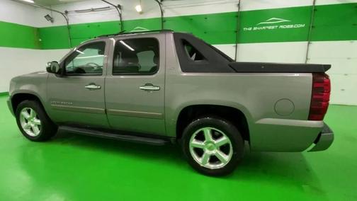 Tan 2007 Chevrolet Avalanche 1500 LTZ