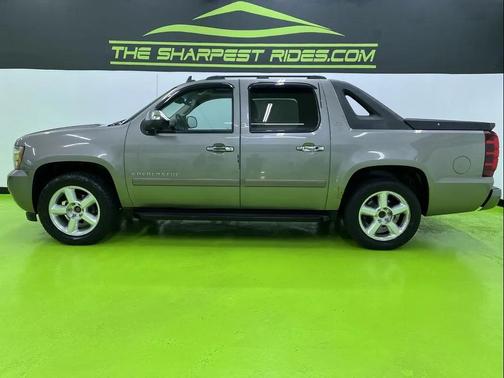 Tan 2007 Chevrolet Avalanche 1500 LTZ