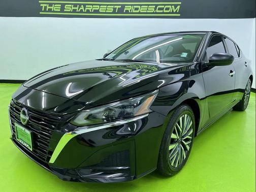 Black 2025 Nissan Altima SV FWD
