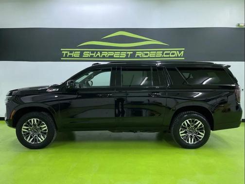 2025 Chevrolet Suburban 4WD Z71