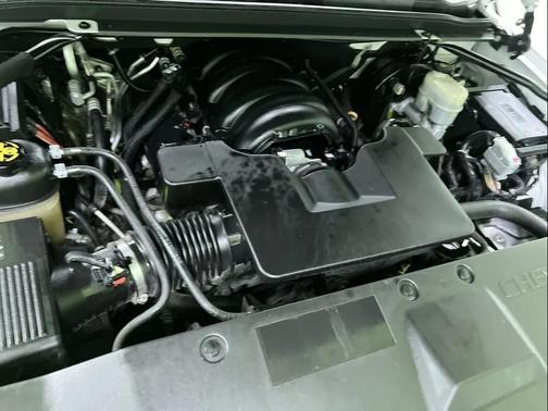 White 2019 Chevrolet Suburban LT