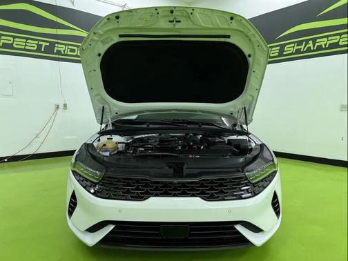 White 2023 Kia K5 EX