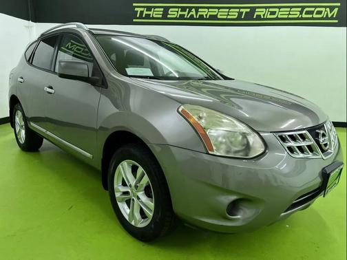 Silver 2012 Nissan Rogue SV