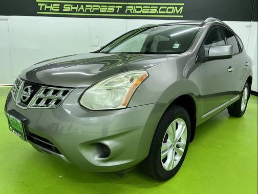Silver 2012 Nissan Rogue SV