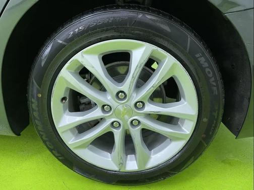 2017 Chevrolet Malibu 1LT