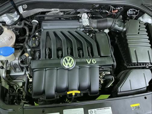 2018 Volkswagen Passat 3.6L V6 GT