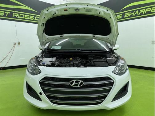 White 2016 Hyundai Elantra GT Base