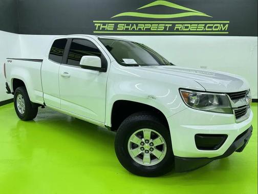 White 2019 Chevrolet Colorado WT