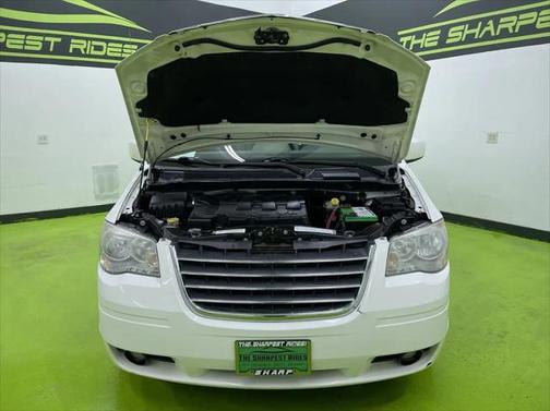 2010 Chrysler Town & Country Touring
