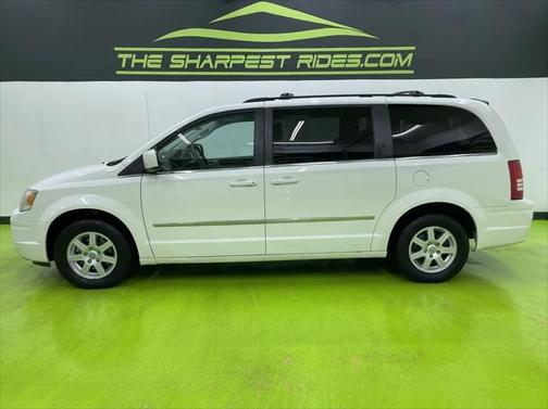 2010 Chrysler Town & Country Touring