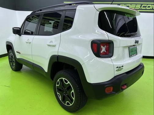 White 2016 Jeep Renegade Trailhawk