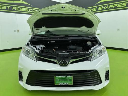 2019 Toyota Sienna LE