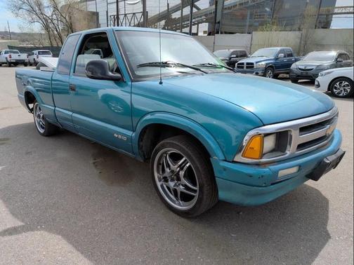 Green 1996 Chevrolet S-10 Base