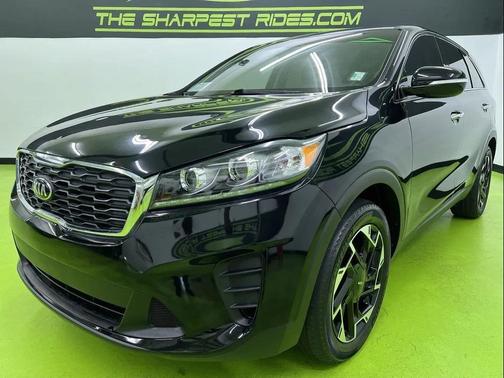 Black 2019 Kia Sorento L