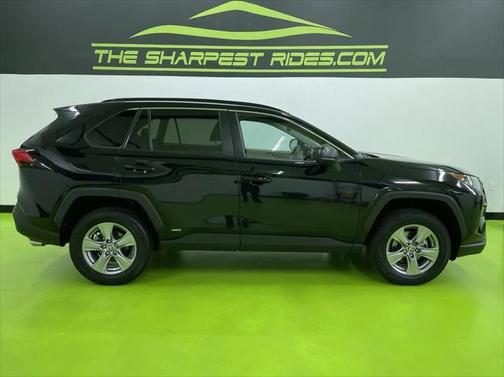 2022 Toyota RAV4 Hybrid LE