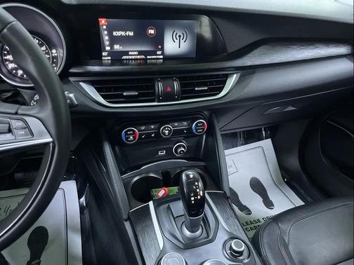 2018 Alfa Romeo Stelvio Base