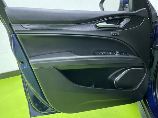 2018 Alfa Romeo Stelvio Base