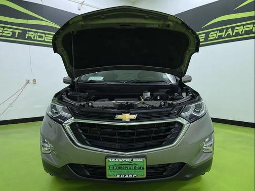 Beige 2018 Chevrolet Equinox LT