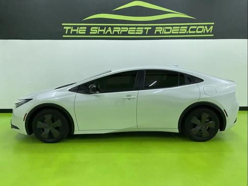 2023 Toyota Prius LE