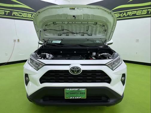 White 2019 Toyota RAV4 XLE